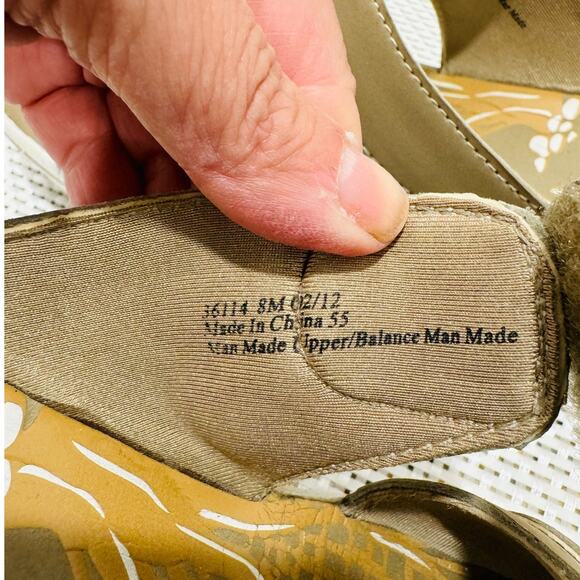 Clarks Daisy Drift Memory Form Cushion Slip on Adjustable Wedge Womens Sandal 8 - Picture 10 of 11